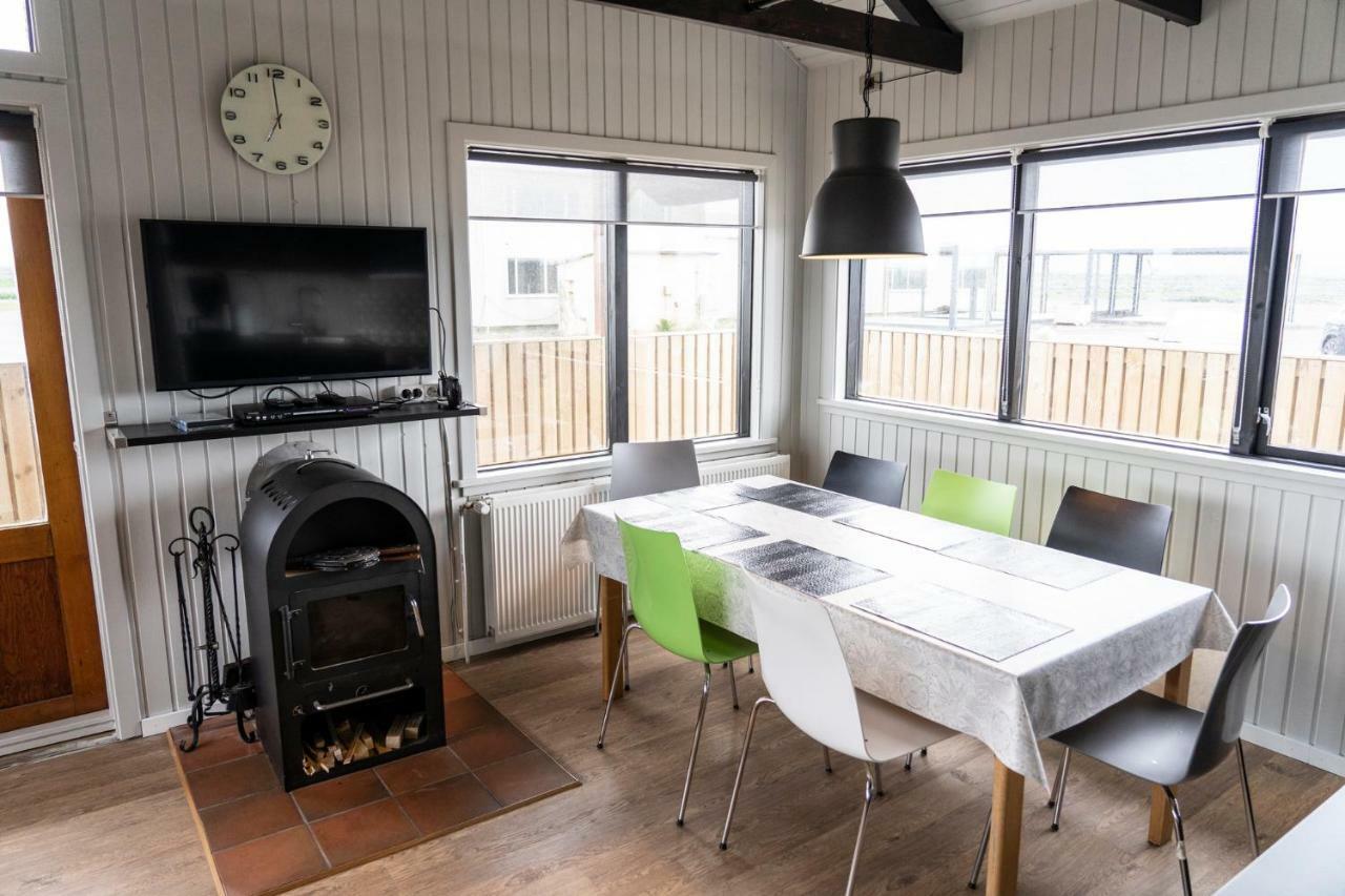 Black Beach Cottage Thorlakshofn Exterior photo