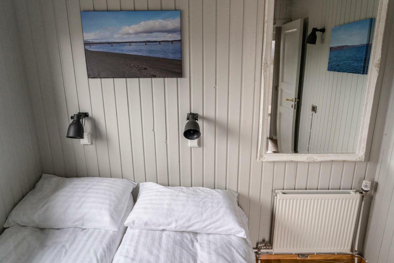 Black Beach Cottage Thorlakshofn Exterior photo